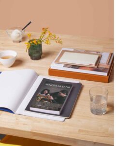 Libro-vender-la-lana-escritorio